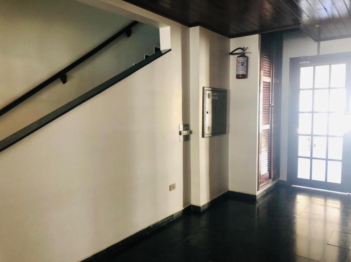 Com 3 Quartos Em Itagua Apartment